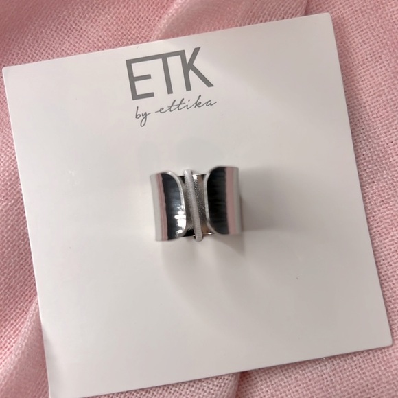 Ettika silver toned smooth open back ring - Picture 2 of 12